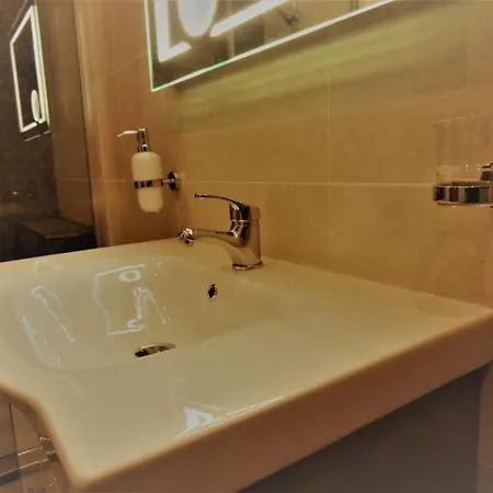 Penthouse Ghadira With Amazing Views! By Homely * 梅利哈